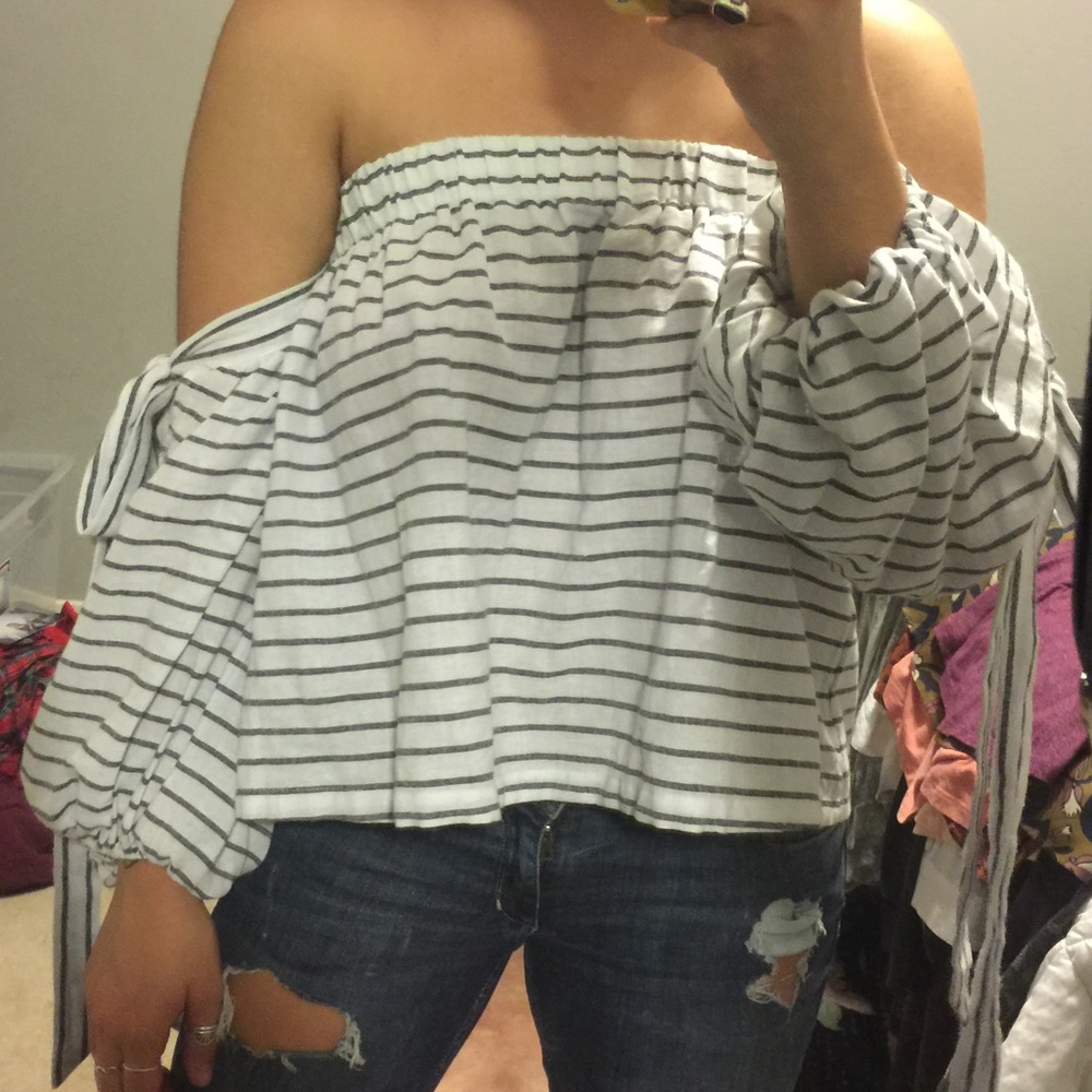 ♦️sold ♦️ Striped off the shoulder float arm top